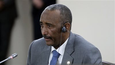 قائد الجيش السوداني يضع الوزارات تحت إشراف العسكريين