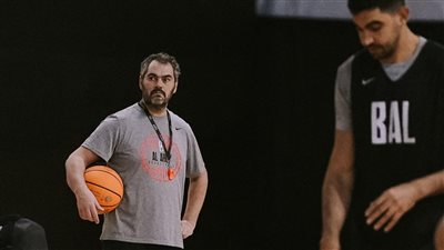 كأس العالم للأندية، أوجستي يعقد محاضرة للاعبي الأهلي استعدادًا لمواجهة «إجنايت»