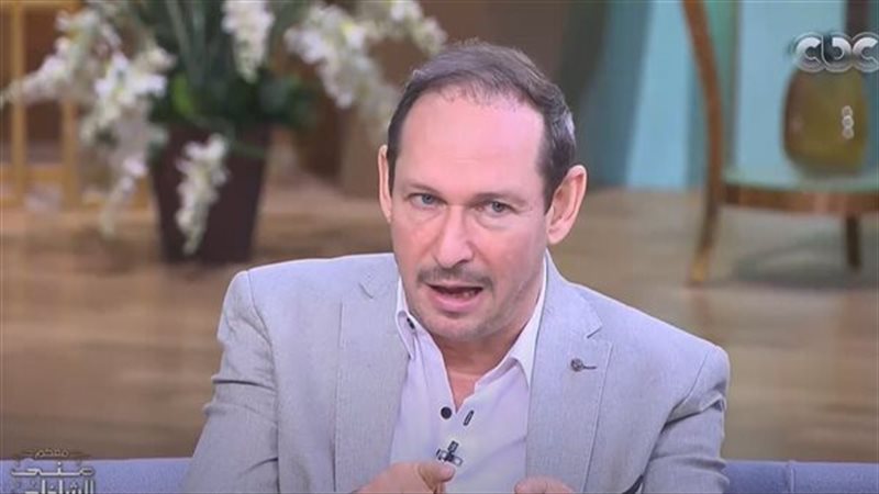 الفنان أيمن الشيوى،