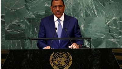 رئيس النيجر المخلوع يرفع دعوى أمام محكمة تابعة لإيكواس لإطلاق سراحه