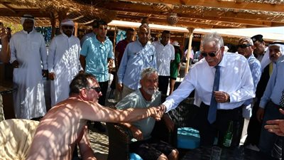 محافظ جنوب سيناء يطالب بحماية البيئة البحرية في دهب للحفاظ على سمعتها العالمية