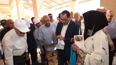 رئيس الوزراء يتفقد مشروع مركز الزوار الجديد بميدان الوادي المقدس فى سانت كاترين