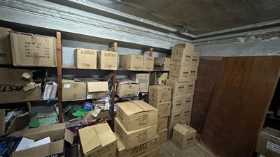 ضبط 300 جهاز لفك القنوات الفضائية المُشفرة داخل محل بالموسكى