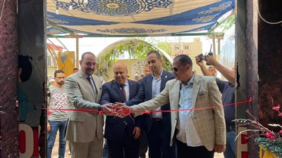 افتتاح معرض دكان الفرحة لتوزيع الملابس ومنتجات غذائية للأسر الأولى بالرعاية في الإسماعيلية 