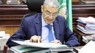 استعدادا للعام الدراسي، محافظ المنيا يشدد على إنهاء أعمال الصيانة بالمدارس