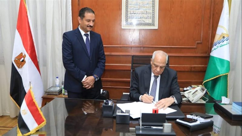 محافظ الجيزة ومدير