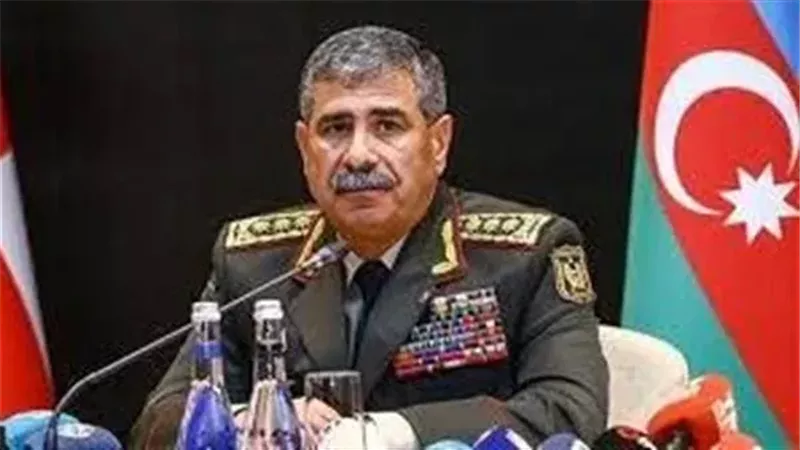 وزير الدفاع الأذربيجاني،