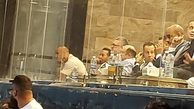 أحمد سليمان يتابع مباراة الزمالك وبيراميدز من مقصورة ستاد 30 يونيو 