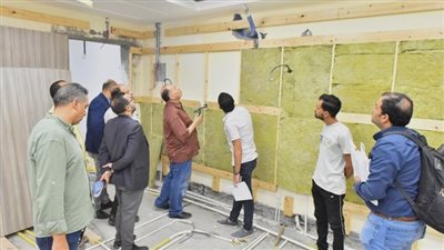 محافظ أسيوط يتفقد مركز السيطرة الموحد للطوارئ 