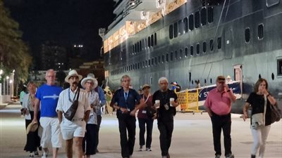 الإسكندرية تستقبل باخرة سياحية قادمة من اليونان (صور)