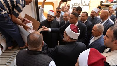 وزير الأوقاف ومحافظ الدقهلية يشهدان استلام وتسلم الدفعة 35 من لحوم صكوك الأضاحي (صور)