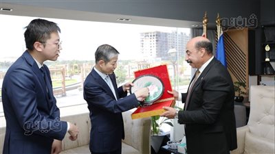 محافظ أسوان يستقبل سفير الصين لبحث سبل التعاون المشترك (صور)