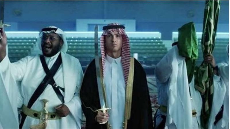 رونالدو يحتفل باليوم