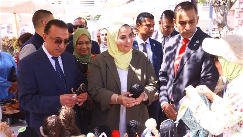 وزيرة التضامن ومحافظ