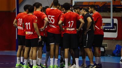 رجال يد الأهلى يفوز على الأولمبي في الدورى