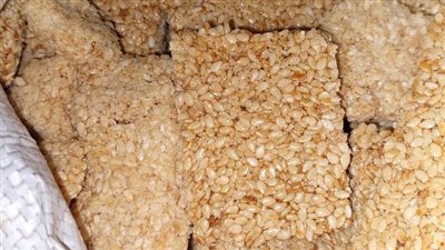 ضبط 22 ألف علبة حلوى المولد فاسدة داخل مصنع في طنطا (صور)