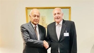 أبو الغيط يلتقى وزير خارجية الجزائر 