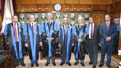 رئيس هيئة قضايا الدولة يشهد حفل تخرج دفعة 2023 بحقوق الإسكندرية