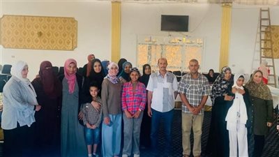 مدير مديرية الشباب والرياضة بالأقصر يلتقي بالمشاركين في معرض بيزنس يا شباب