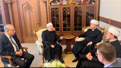 شوقي علام يبحث مع مفتي روسيا الاتحادية تعزيز التعاون الإفتائي