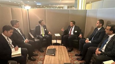 وزير الصحة يعقد اجتماعا مع نظيره السنغافوري لبحث زيادة أوجه التعاون في القطاع الصحي