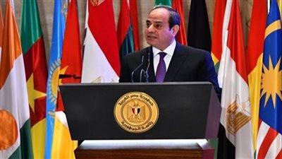 بالتفاصيل | السيسي يضع أكاليل الزهور على قبر الجندي المجهول والسادات وناصر.. ويرأس المجلس الأعلى للقوات المسلحة