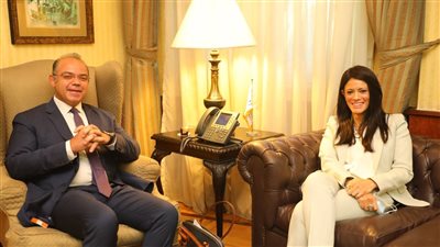 المشاط ورؤساء جامعات وقيادات سوق المال يفتتحون جلسة تداول البورصة احتفالًا بأسبوع المستثمر العالم