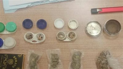 ضبط محاولة تهريب بذور ومخدر الماريجوانا داخل شيكولاتة بمطار القاهرة | صور