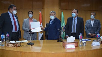 محافظ المنيا: البدء في تكتل العسل الأسود في ملوى وديرمواس