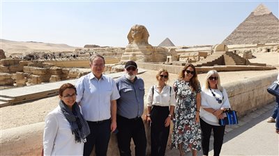 نائب الرئيس التنفيذي للمفوضية الأوروبية يزور الأهرامات | صور