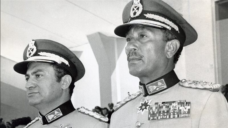 مبارك والسادات