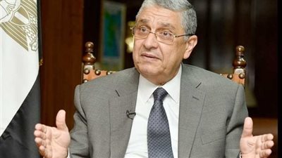 الكهرباء في عام.. إضافة ١٧ محطة جديدة على الجهد الفائق.. والتوسع في الطاقة الشمسية 