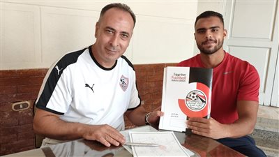 مصر للتأمين يتعاقد مع محمد أوكا لاعب الأهلي ومنتخب الشباب السابق