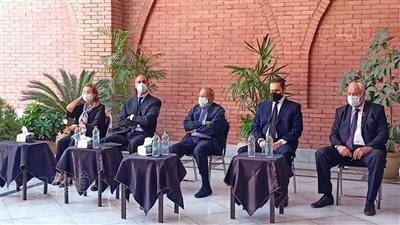 سوزان مبارك تزور قبر زوجها لإحياء ذكرى انتصارات حرب أكتوبر | فيديو 