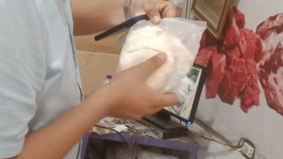 تموين الإسكندرية تضبط سلعا غذائية منتهية الصلاحية بأحد المطاعم