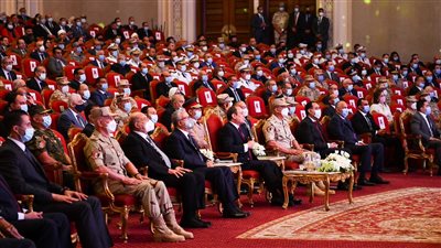  السيسي: تحية تقدير واعتزاز لقواتنا المسلحة الباسلة التي أعادت إلى الأمة كلها الثقة بنفسها 