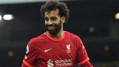 ليفربول يبحث عن بيت شعر لمحمد صلاح.. والنشطاء: وقف الخلق ينظرون كيف أبني قواعد المجد وحدي