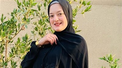 الألوان الجريئة موضة العبايات فى خريف 2021