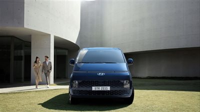 هيونداى تجمع بين الكروم والنحاس فى سيارات ستاريا