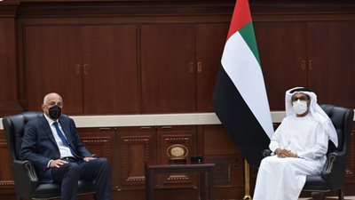 محافظ البنك المركزي يبحث مع مدير عام صندوق أبوظبي للتنمية سبل تطوير التعاون