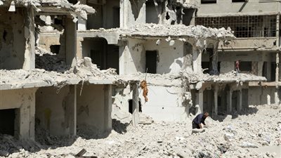 مقتل مدني وإصابة 16 أثناء تصديهم لمسلحي 