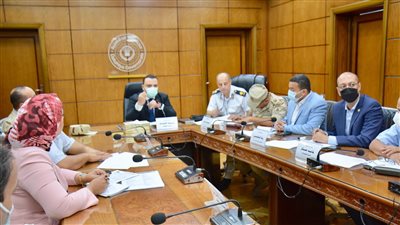 استعراض تقارير أعمال مراجعة تراخيص 87 عقارا جديدا في الدقهلية 