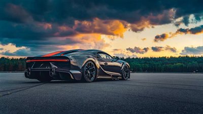 تسليم أول نسختين من إنتاج بوجاتي شيرون سوبر سبورت 300+