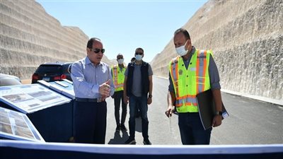  تعرف على رسالة السيسي للعاملين والقائمين علي مشروع وصلة ام القمر