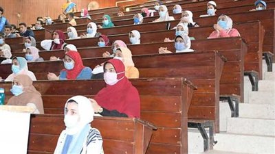 الجامعات تستقبل ٣ ملايين طالب وطالبة في أول أيام الدراسة.. لقاح كورونا شرط لدخول الطلاب.. الدراسة تبدأ بنظام التعليم وجها لوجه 