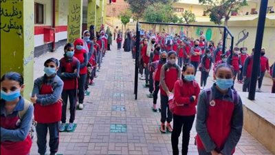 التعليم تشدد على الالتزام بتحية العلم وترديد النشيد الوطني في أول أيام الدراسة 