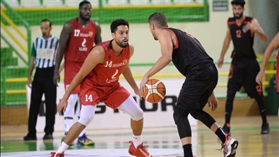 الأهلي يلتقي الكويت الكويتي في نهائي البطولة العربية لكرة السلة اليوم