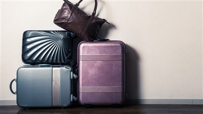 أشياء تجنب وضعها في حقيبة السفر داخل المطار