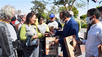 نائب محافظ المنيا يستقبل المشاركين في رالي 