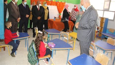 محافظ الجيزة يحضر طابور الصباح بالسعيدية في أول يوم دراسي